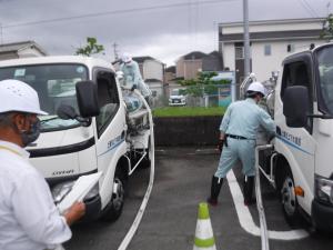 給水車による応急給水訓練状況写真