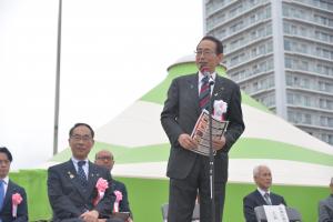 挨拶する畠山市長