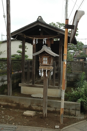 向山新田の大山灯籠