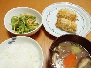 白飯/ヘルシーカツ/実だくさんのみそ汁/もやしとピーマンのカレー煮