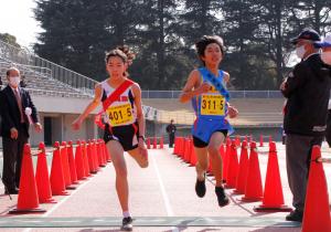 男子と接戦した女子１位のゴール