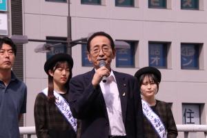 あいさつをする畠山市長